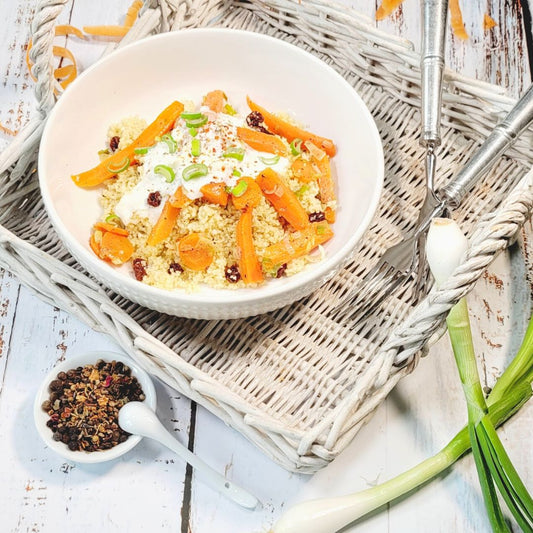 Couscous mit Ras el Hanout-Karotten & Joghurtdip – orientalisch & vegetarisch