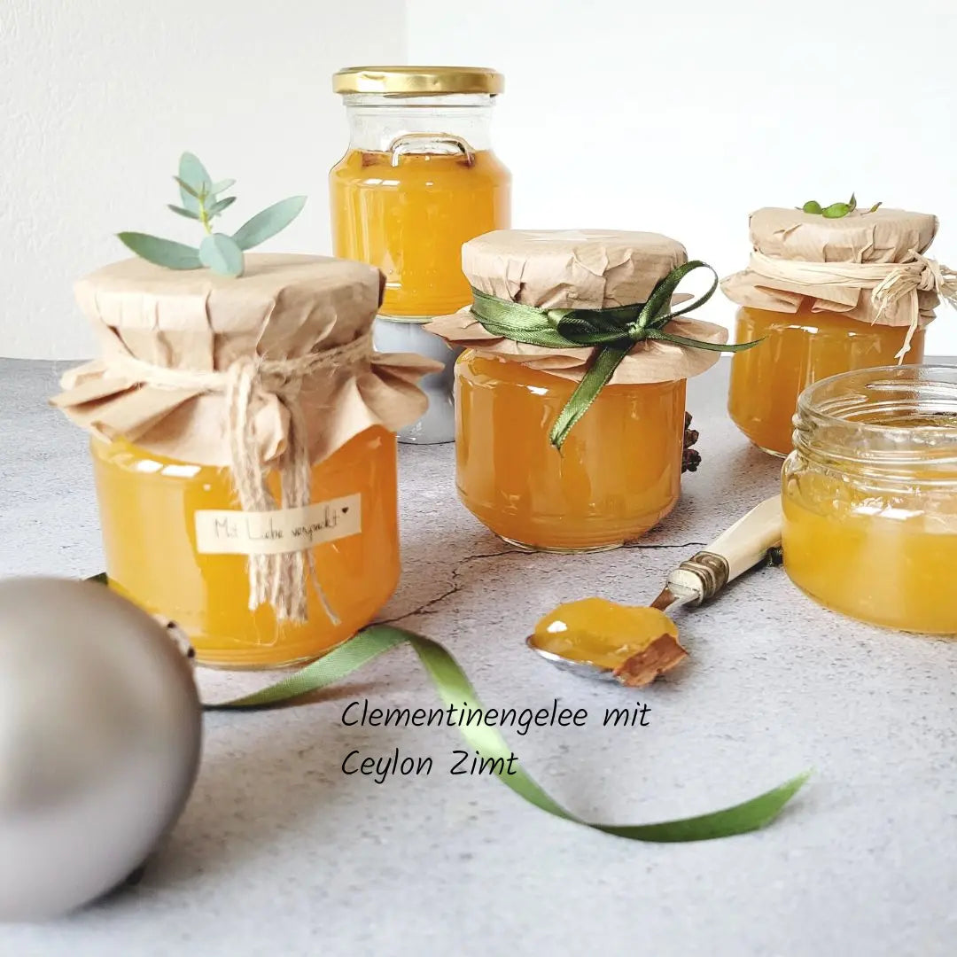 Clementinengelee mit Ceylon Zimt - fruchtig-süsses Gelee, verfeinert mit edlem Zimt aus Ceylon für warme, aromatische Genussmomente.