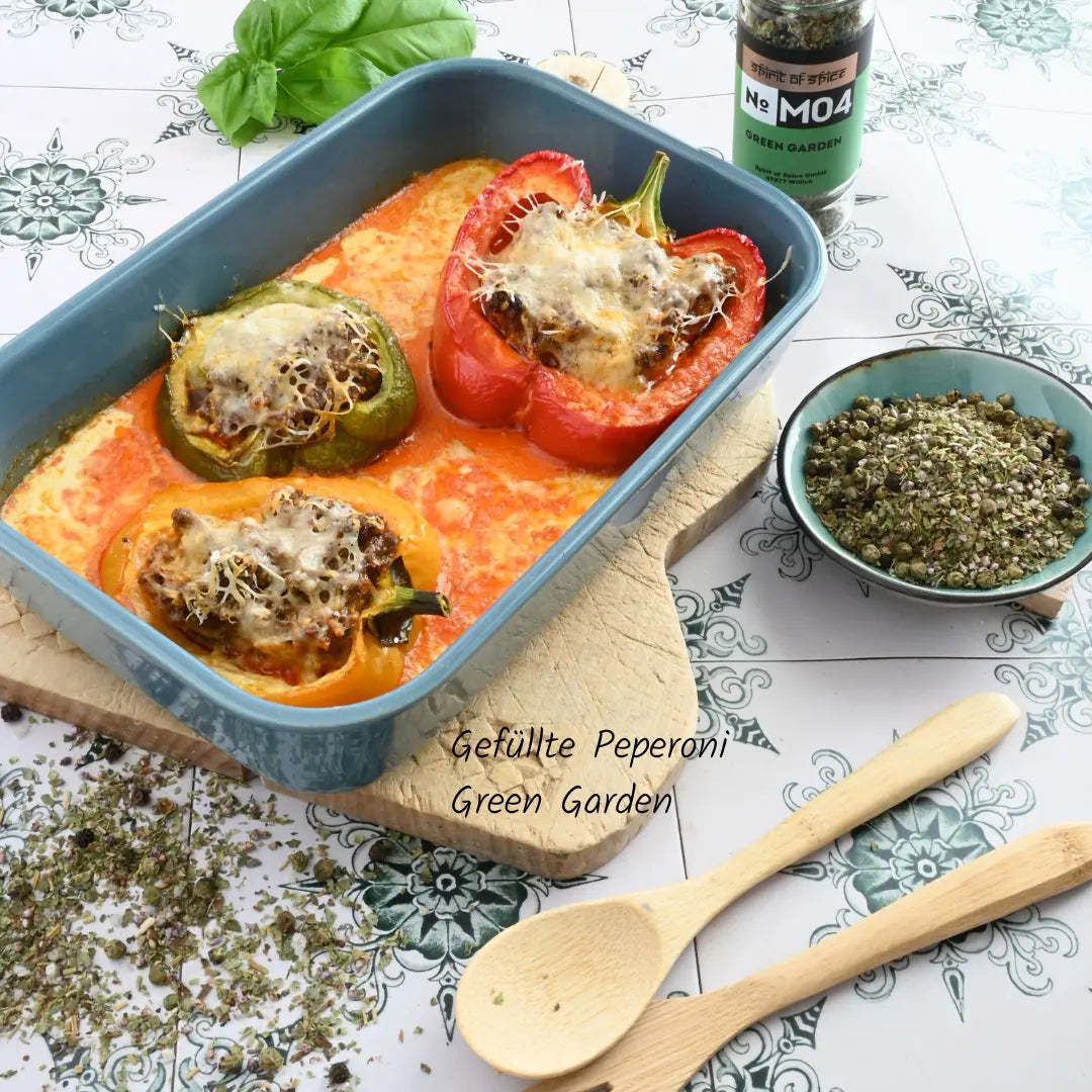 Gefüllte Peperoni mit Hackfleisch, verfeinert mit Green Garden Gewürzmischung - aromatisch, würzig und vielseitig für die kreative Küche.