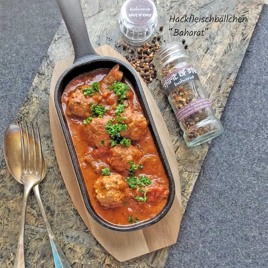 Hackfleischbällchen Baharat - orientalisch gewürzt, aromatisch und saftig, verfeinert mit Baharat Gewürzmischung für authentischen Genuss.