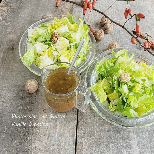 Wintersalat mit Quitten-Vanille-Dressing und Voatsiperifery Pfeffer - fruchtig, aromatisch und edel gewürzt