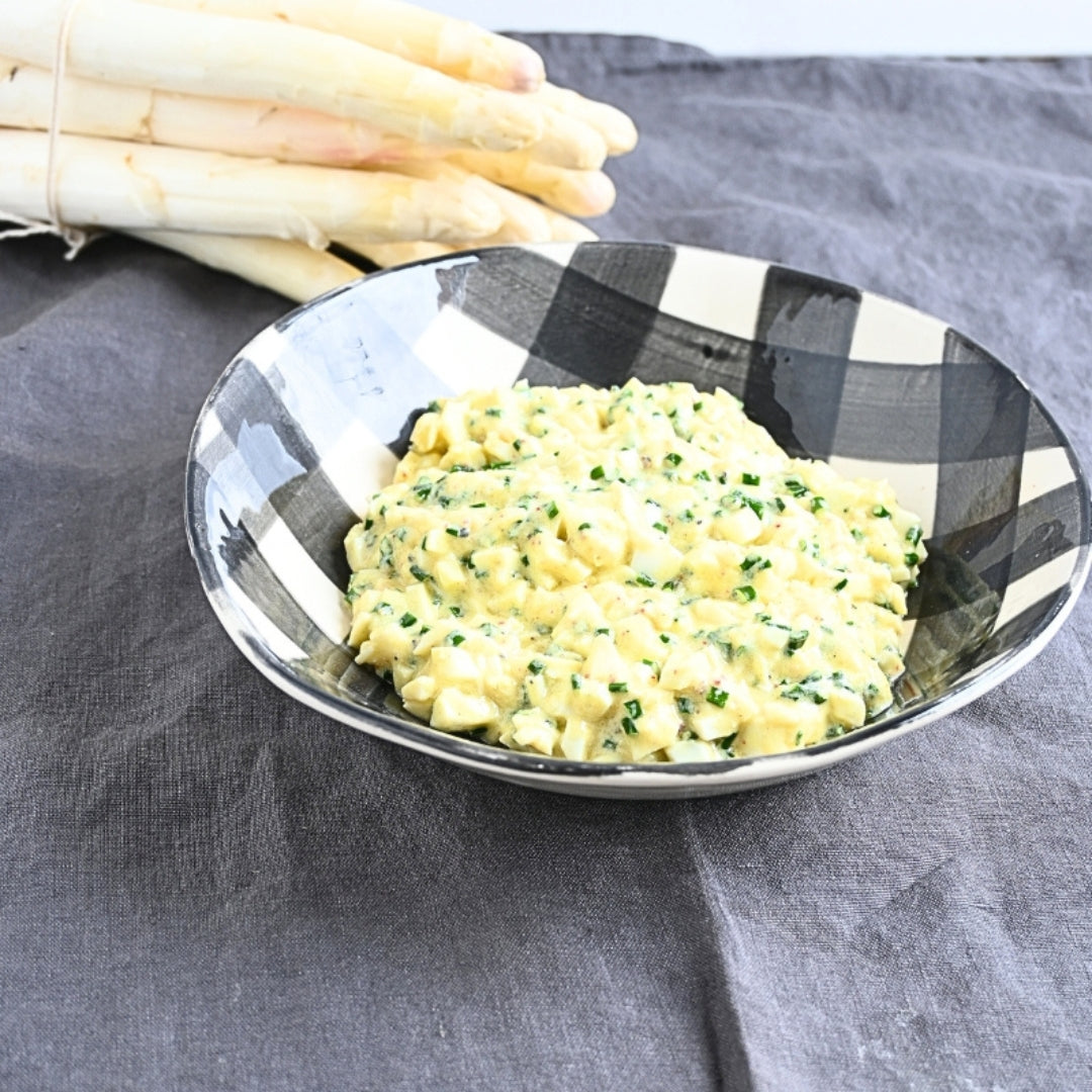 Klassische Bozner Sauce mit weissem Pfeffer - cremig, würzig und die perfekte Begleitung zu Spargel und Gemüse.
