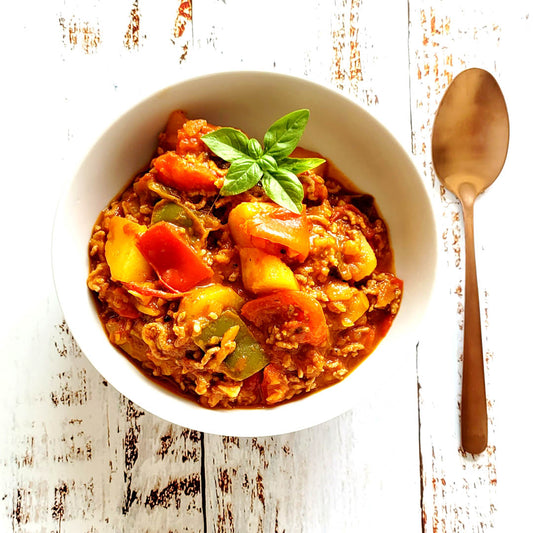 Eintopf mit Zucchini, Tomaten, Peperoni und Hackfleisch