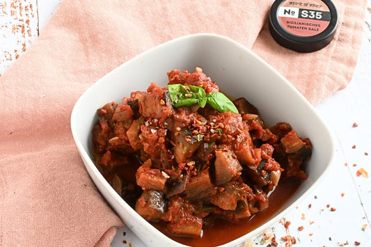 Auberginenragout mit sizilianischem Tomatensalz