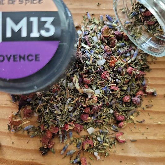 Provence - französische Kräutermischung mit Thymian, Rosmarin und Lavendel für Ratatouille, Grillgemüse, Fisch und Lamm