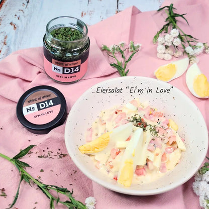 Eiersalat mit Ei'm in Love Gewürzmischung - cremiger Salatklassiker, verfeinert mit Kräutern und Gewürzen für frische, aromatische Noten.