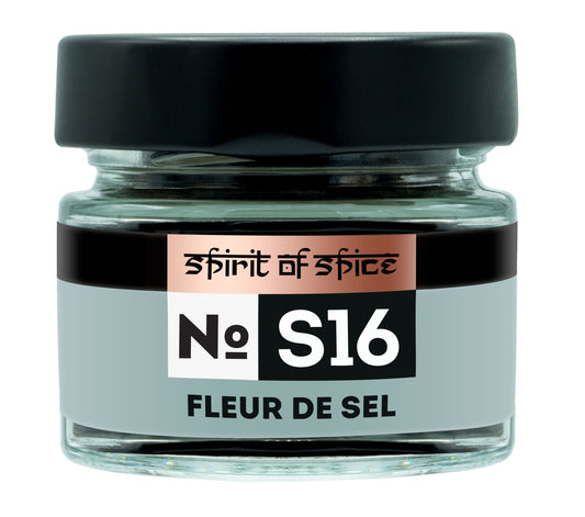 Fleur de Sel, edles, handgeerntetes Meersalz aus traditionellen Salzgärten, 100 % naturbelassen und rein, perfekt zum Verfeinern von Speisen.